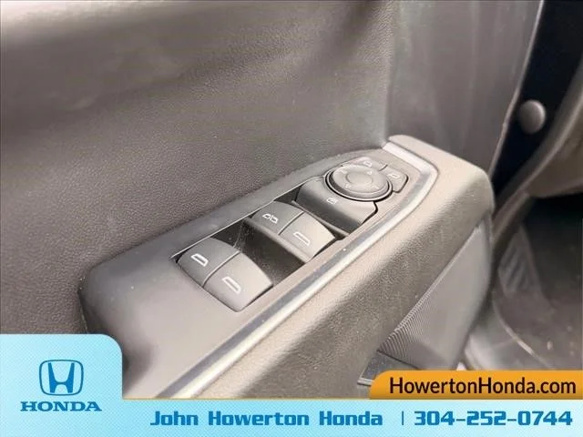 Used 2022  Chevrolet RST image 15