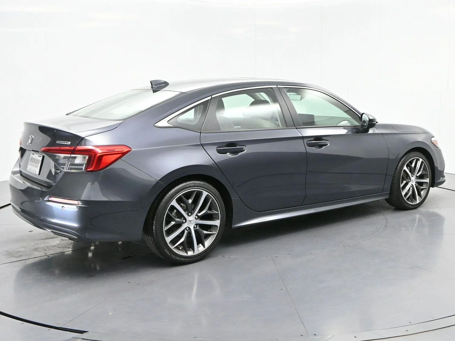 Used 2024 Meteorite Gray Metallic Honda Touring image 7