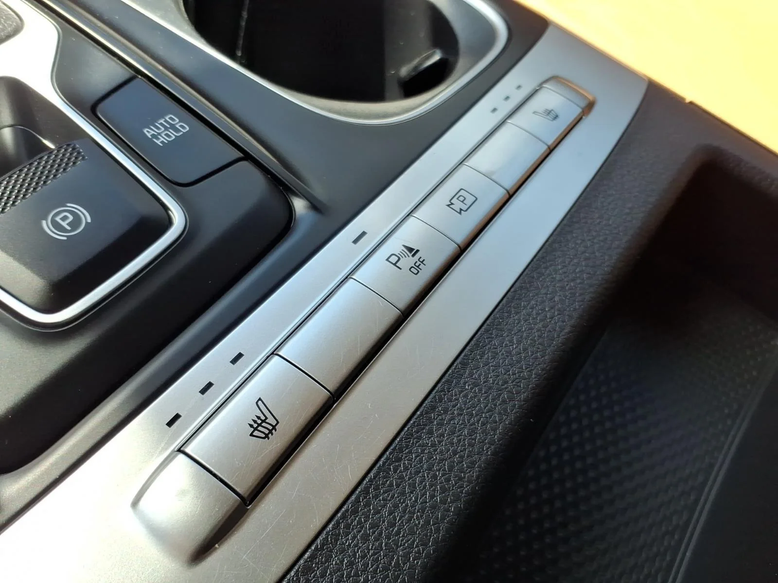 Used 2023 Aurora Black Pearl Kia LX image 5