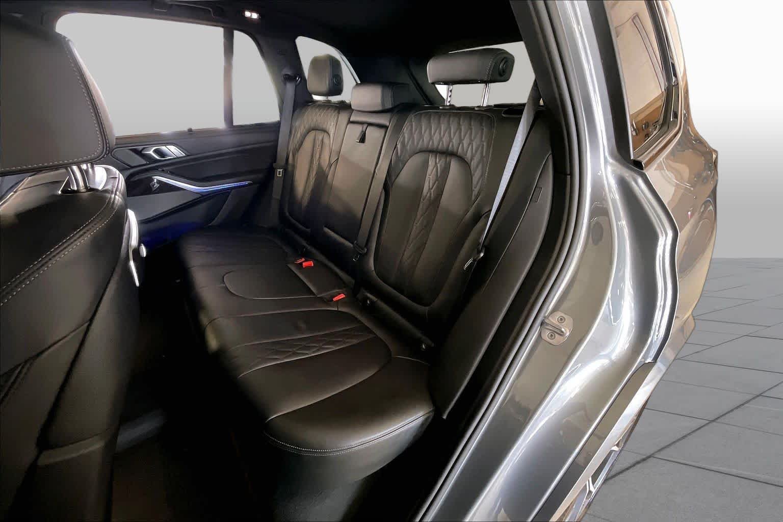 Used 2025 Skyscraper Grey Metallic BMW xDrive50e image 19