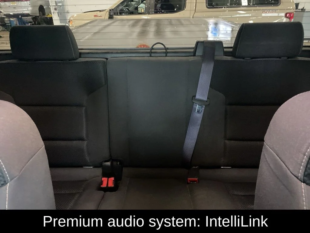 Used 2016 White GMC SLE image 13