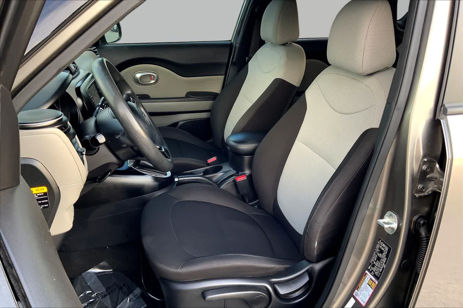 Used 2019 Titanium Gray Kia Base image 8