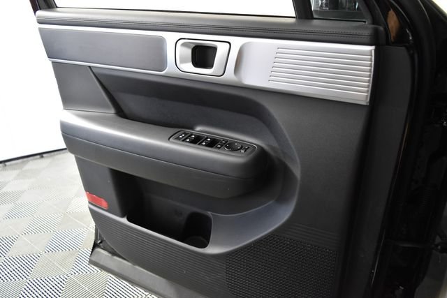 Used 2026 Black Hyundai SE image 28