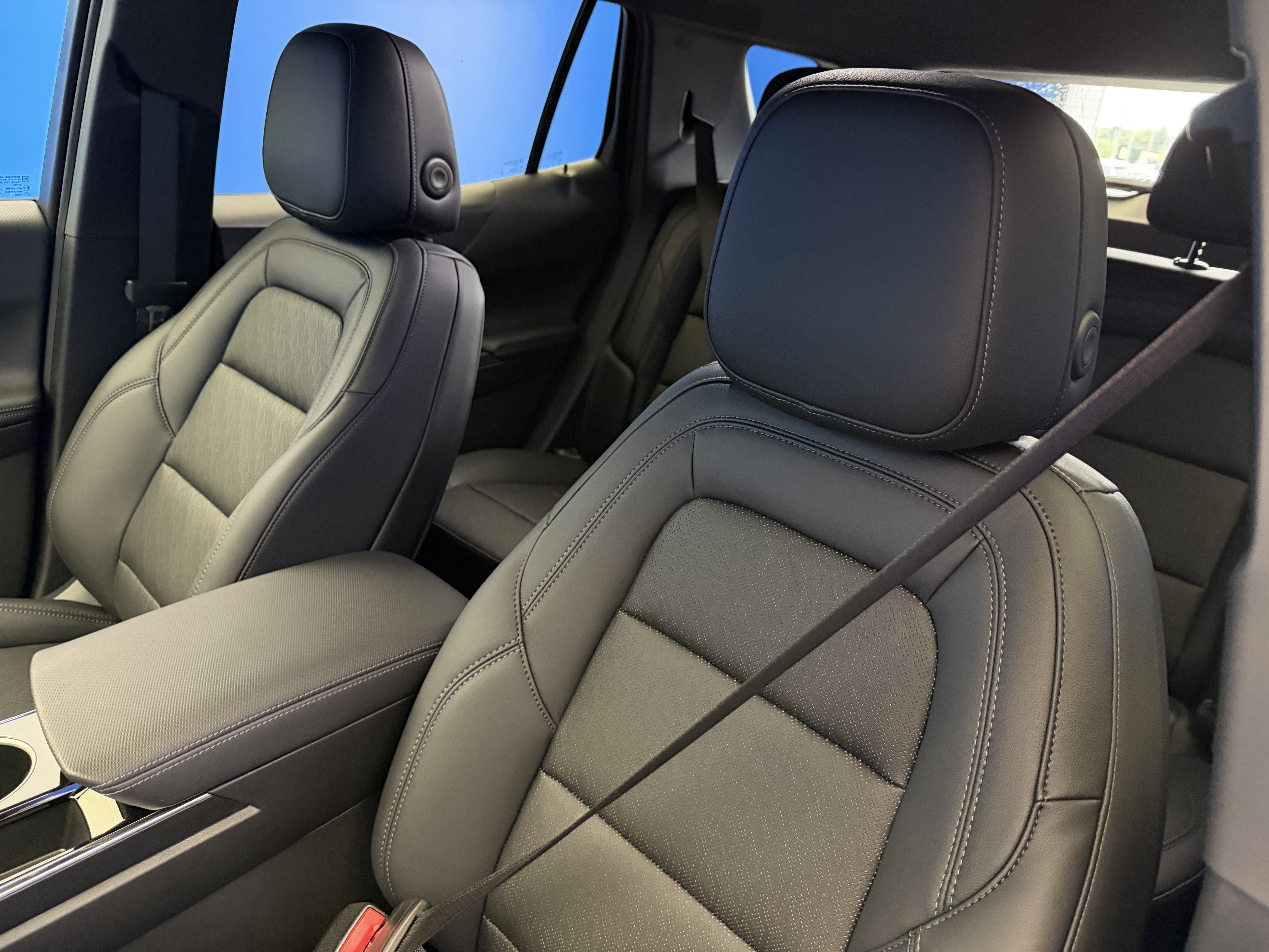 2027 Chevrolet Equinox LT - Photo 12