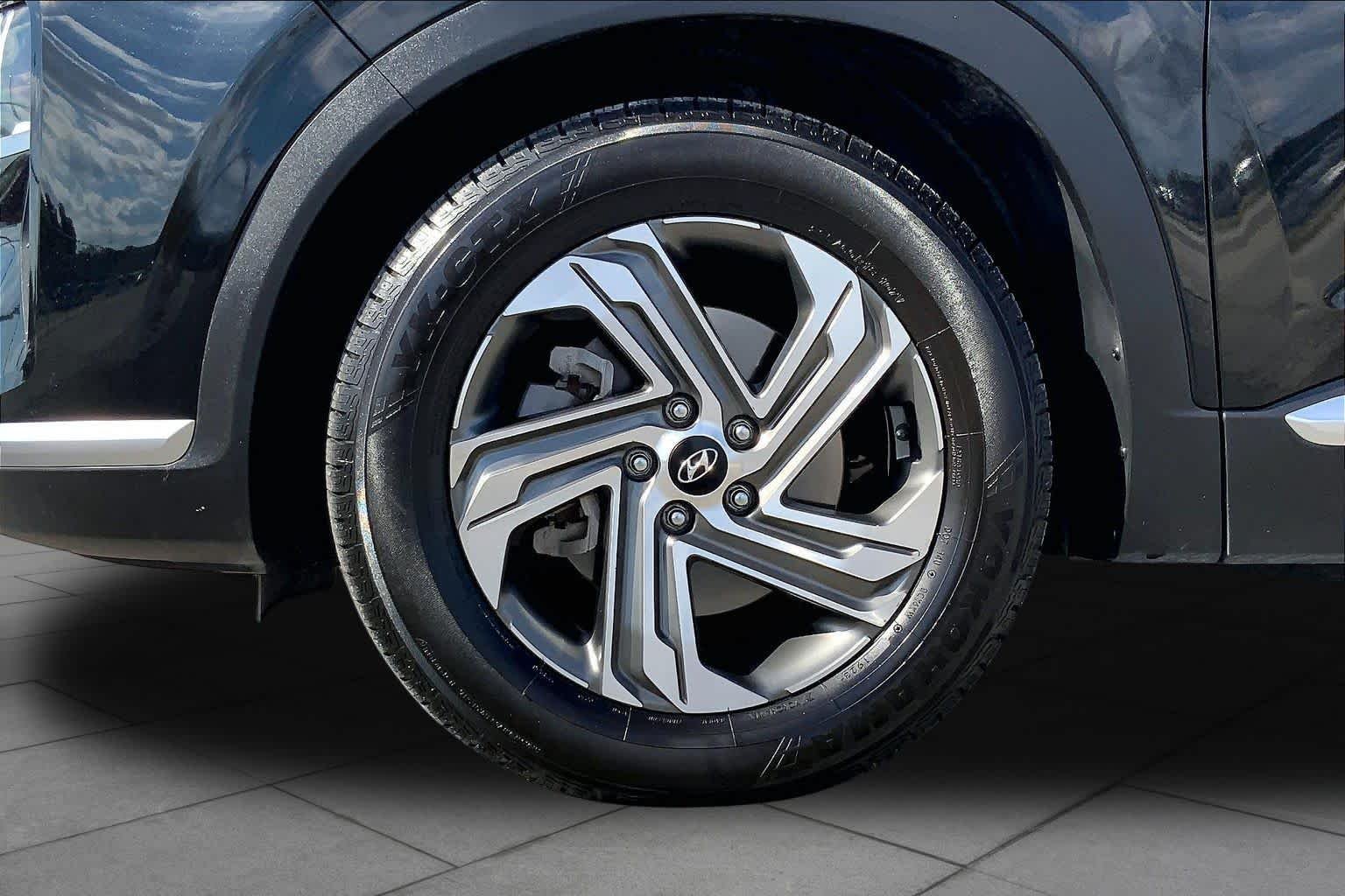 Used 2021 Twilight Black Hyundai SEL image 11