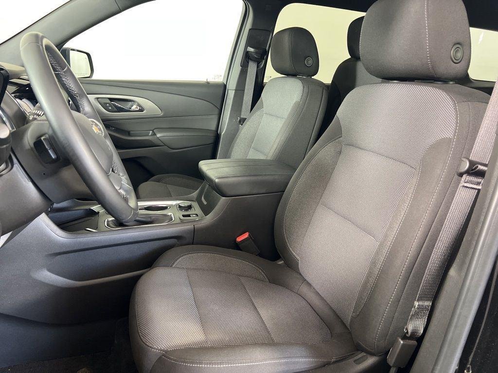 Used 2023 Black Metallic Chevrolet LT image 4