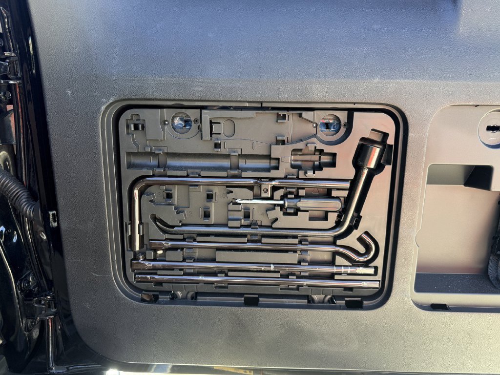 Used 2018 Onyx Black Lexus 460 image 17