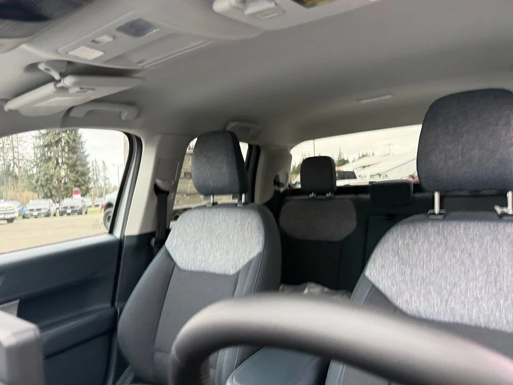 New 2025 Space White Metallic Ford XLT image 25