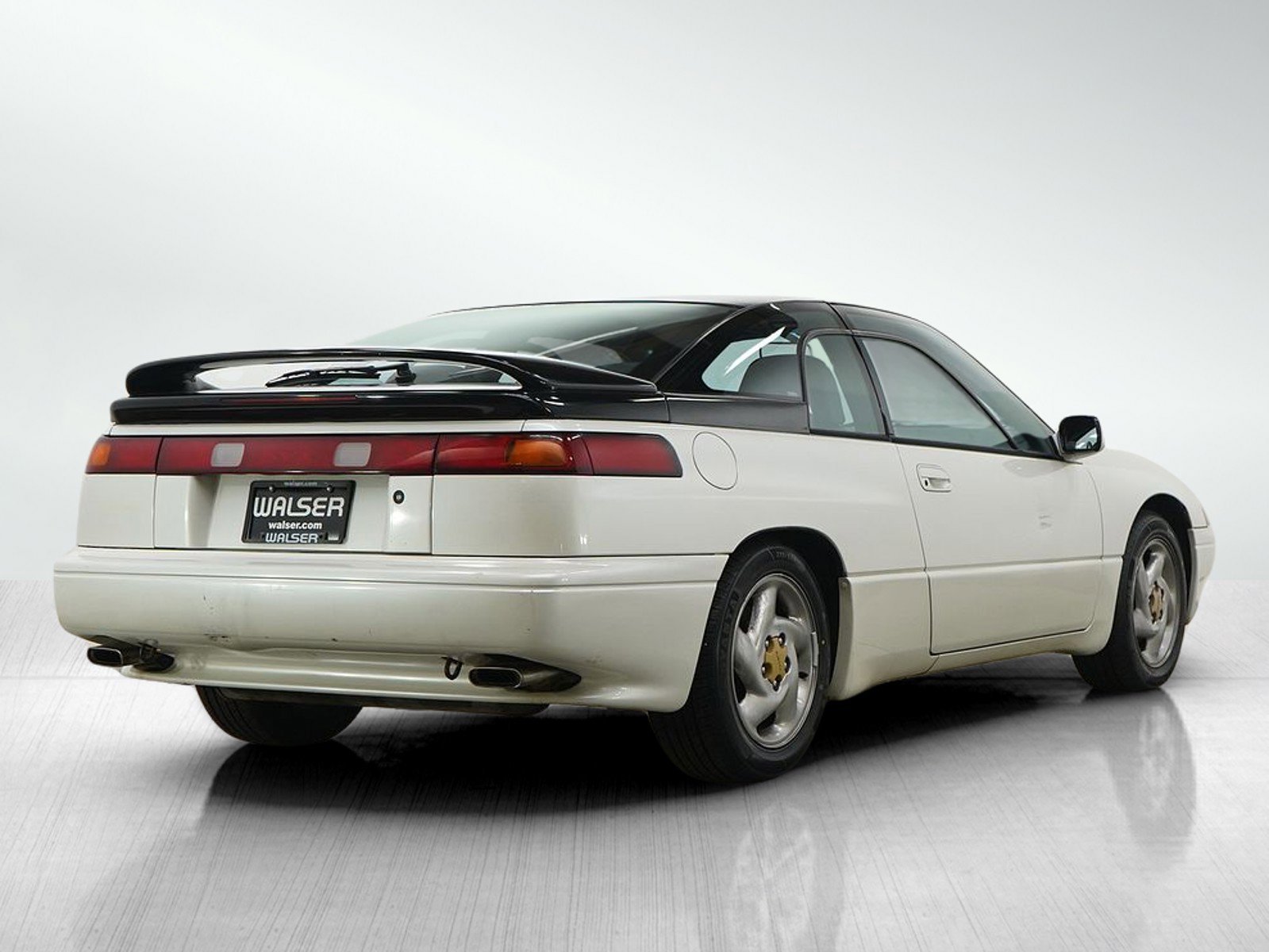 Used 1992 White Subaru  image 5