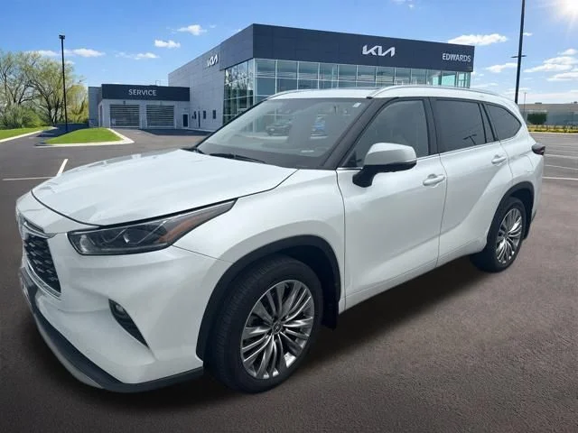 Used 2022 White Toyota Platinum image 2