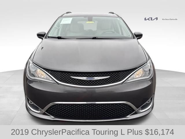 Used 2019 Crystal Metallic Chrysler Touring L Plus image 3