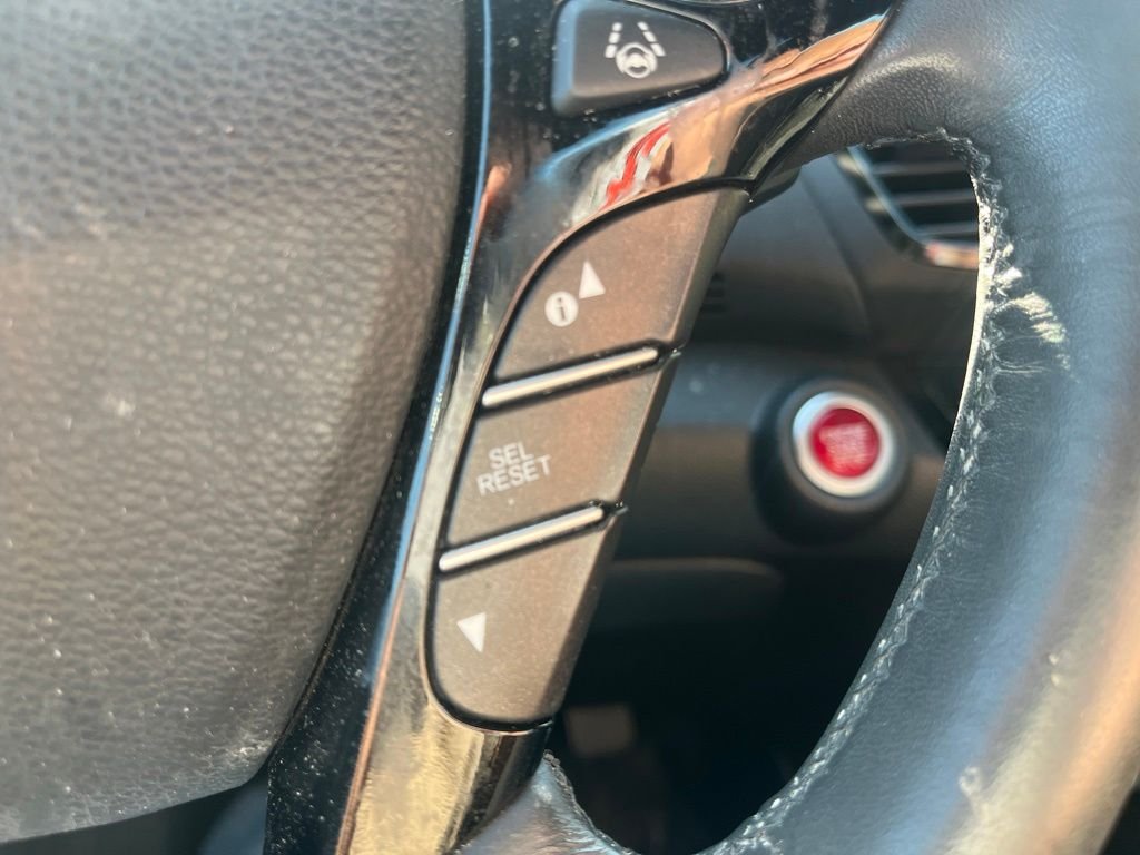 Used 2016  Honda Touring image 18
