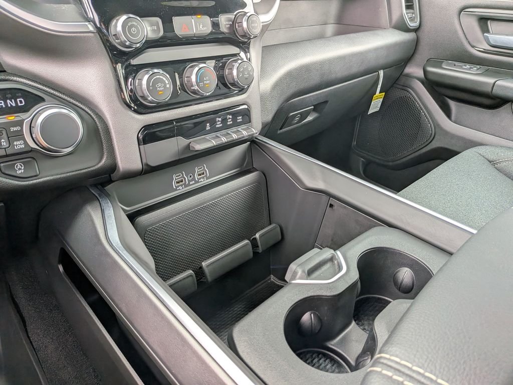 New 2026 Diamond Black Crystal Pearl-Coat Exterior Paint RAM Express image 27