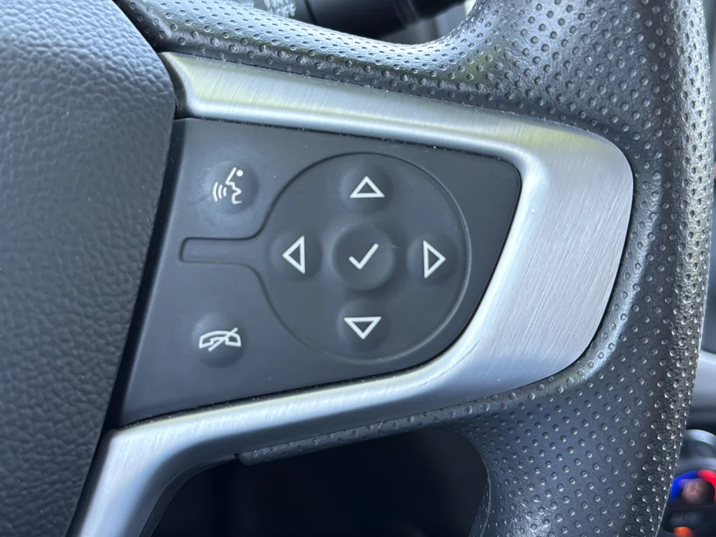 Used 2023 White GMC SLE image 18