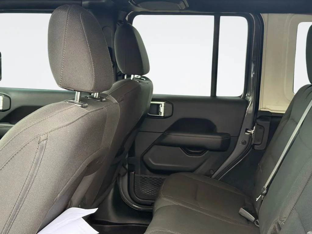 Used 2019 Gray Jeep Unlimited Sahara image 12