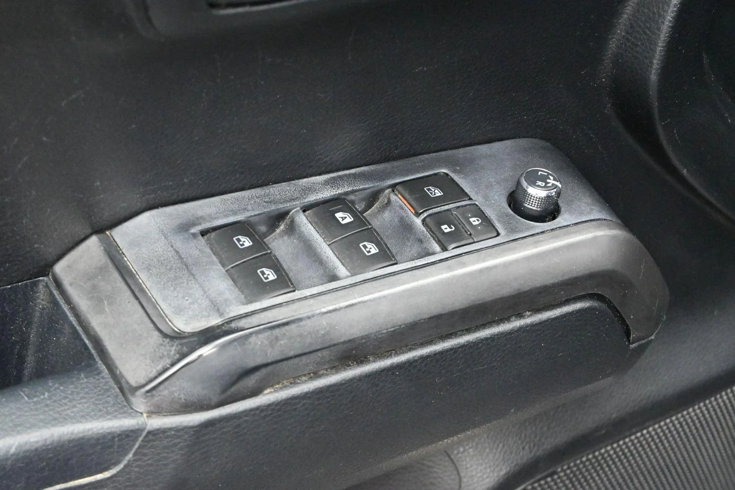 Used 2017 Magnetite Gray Metallic Toyota SR5 image 11