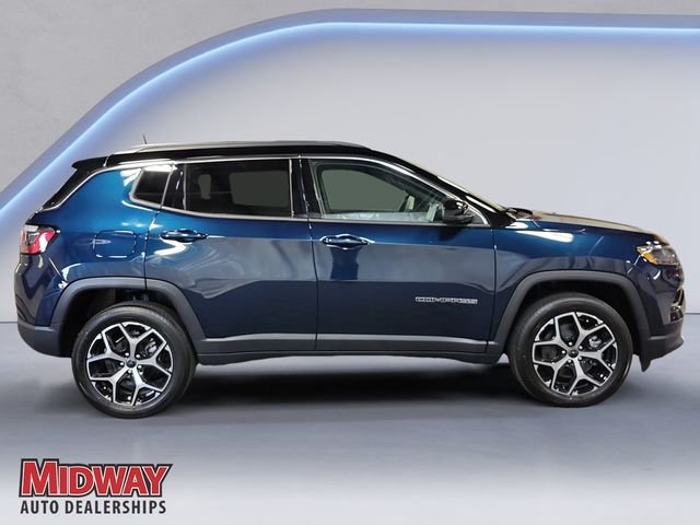 New 2026 Fathom Blue Pearl-Coat Exterior Paint Jeep Limited image 6