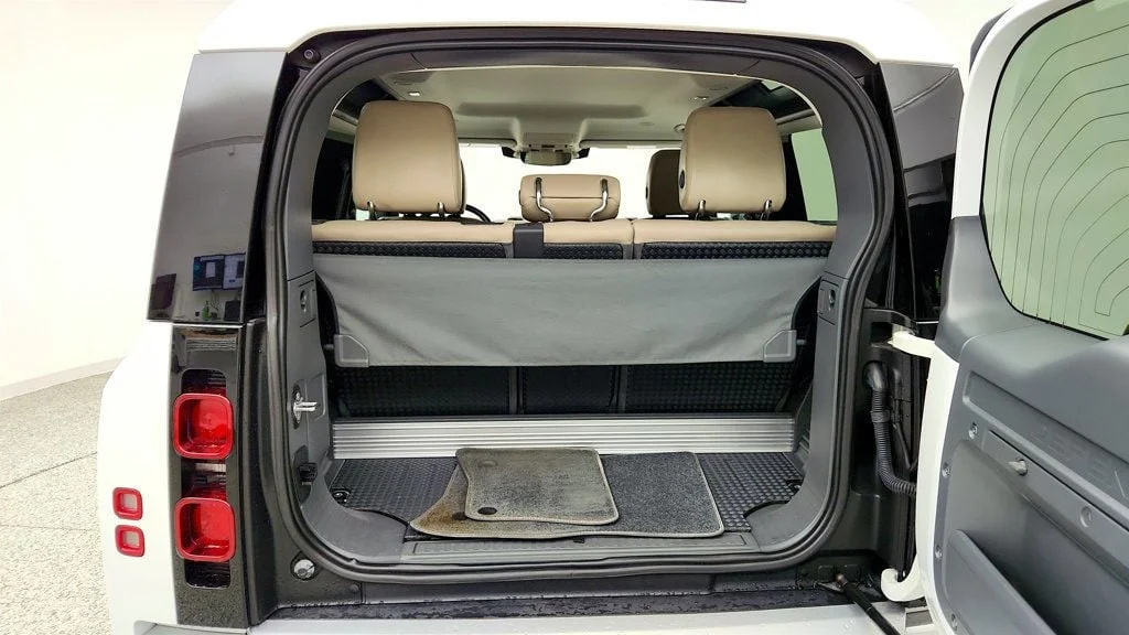 Used 2021 Fuji White Land Rover 90 S AWD w/ Premium LED Lights & Meridian Audio image 21