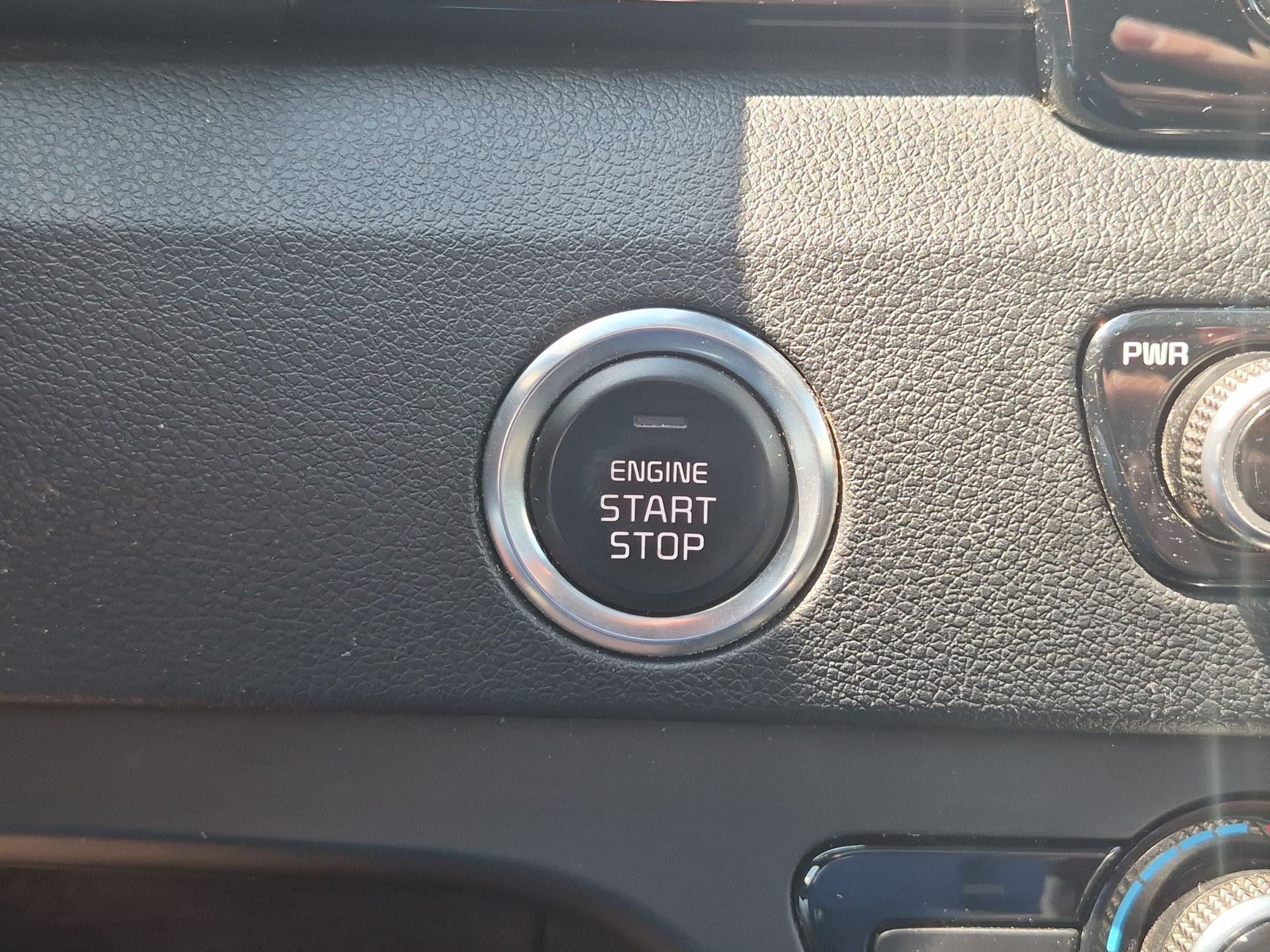 Used 2018 Silky Silver Kia Touring image 18