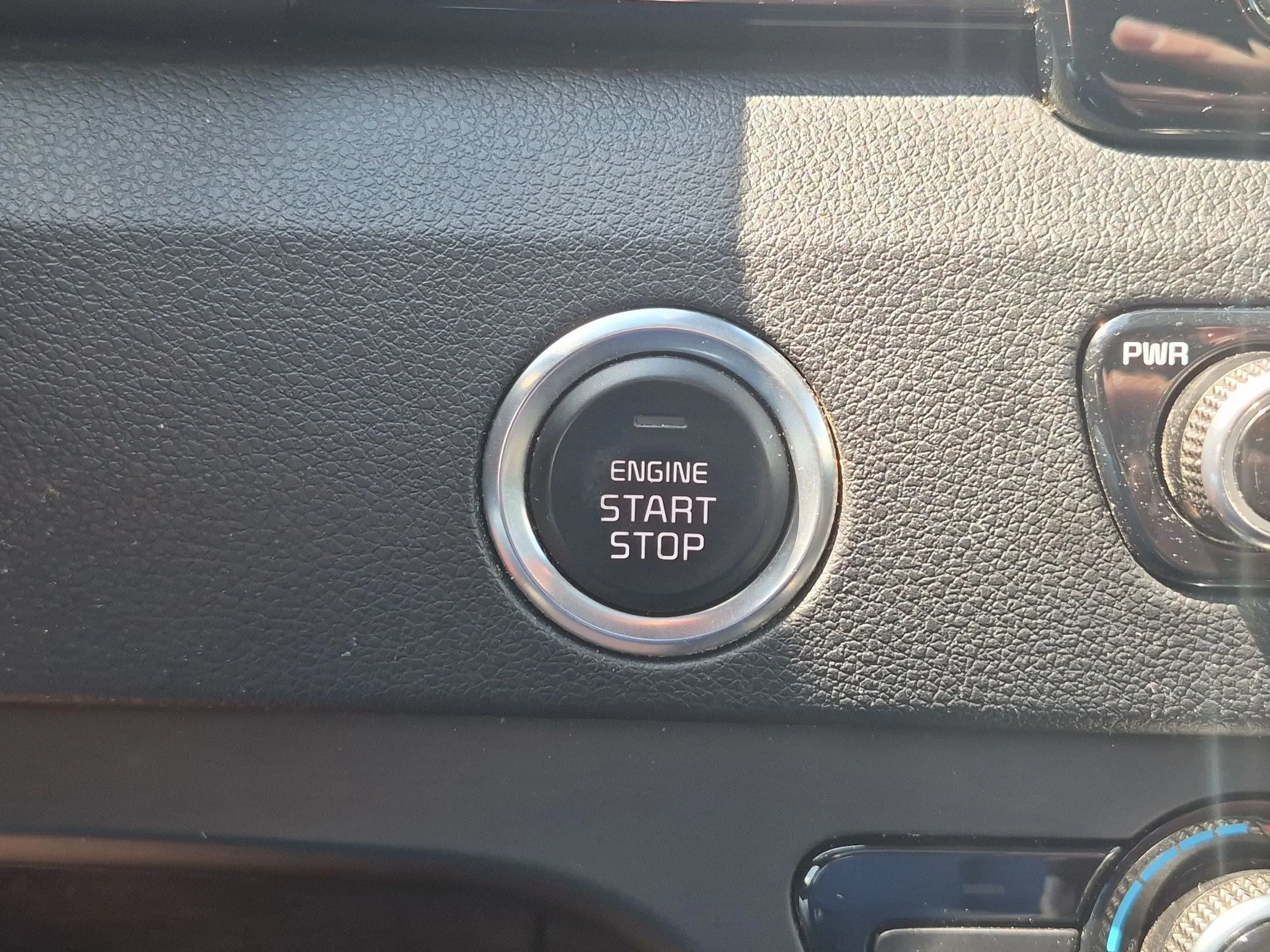 Used 2018 Silky Silver Kia Touring image 18
