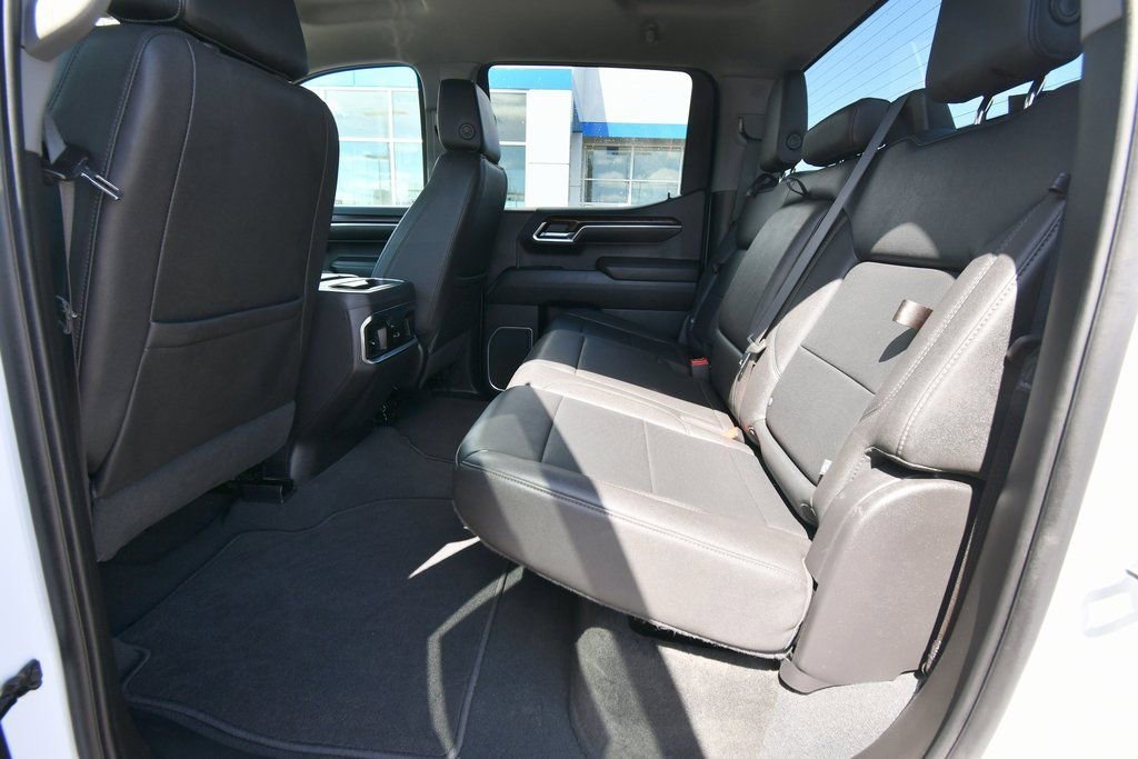 2023 GMC Sierra 1500 SLT - Photo 16