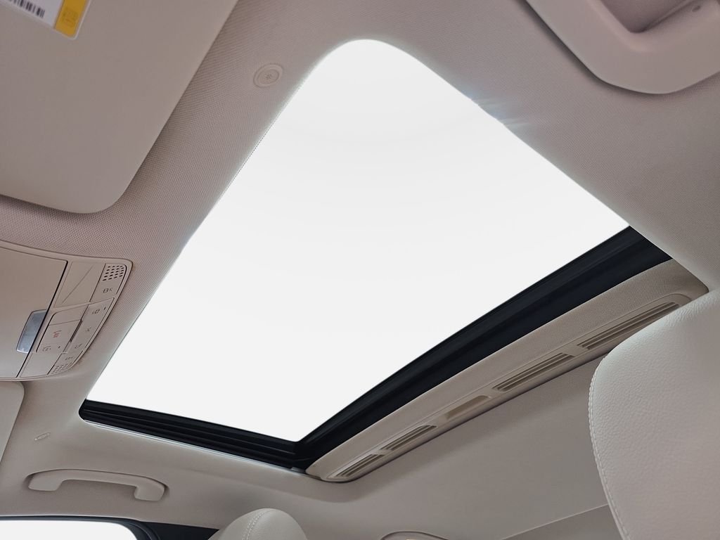 Used 2020 White Mercedes-Benz C 300 image 30