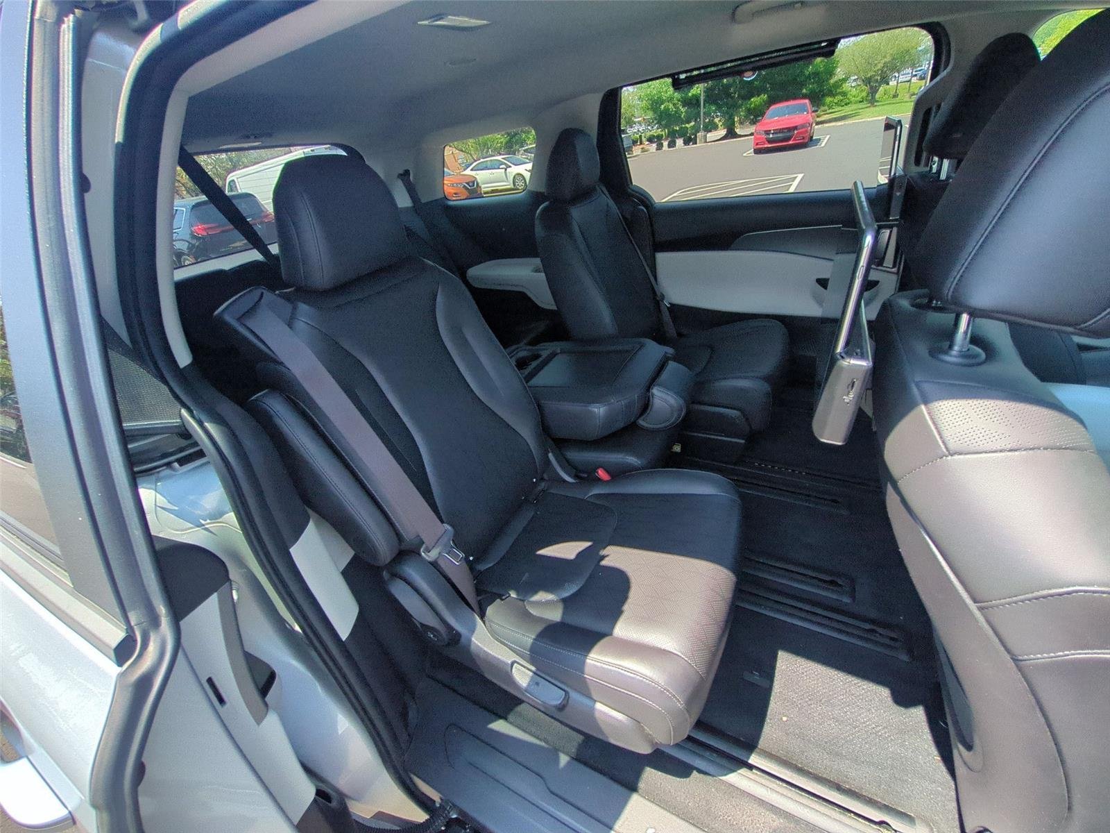 Used 2022 Silky Silver Kia LXS image 37