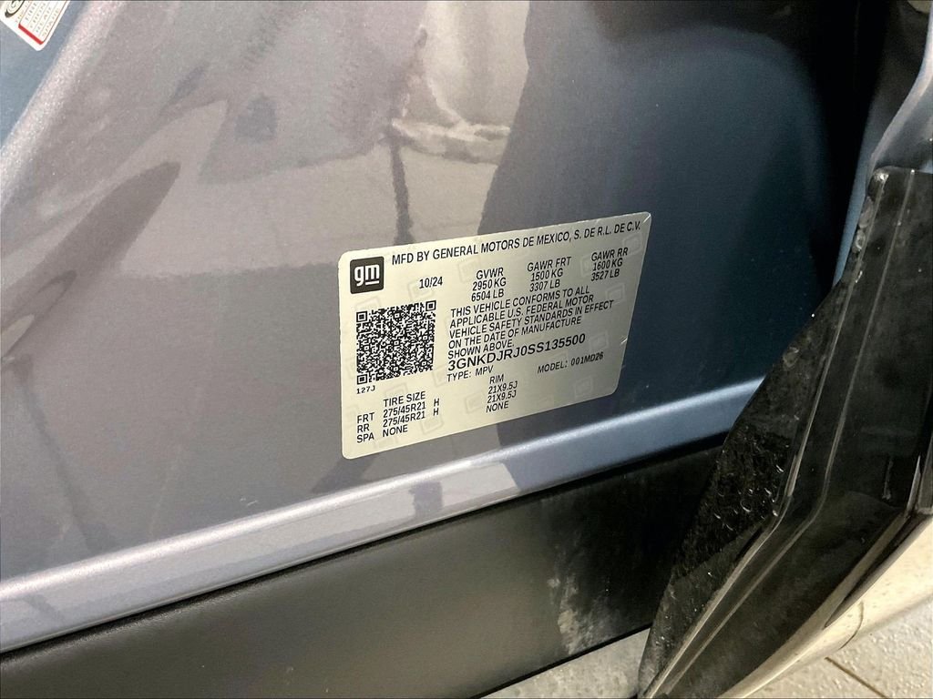 Used 2025 Gray Chevrolet RS image 35