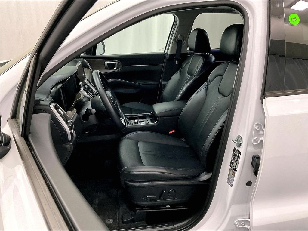 Used 2023 Glacial White Pearl Kia X-Line EX image 10
