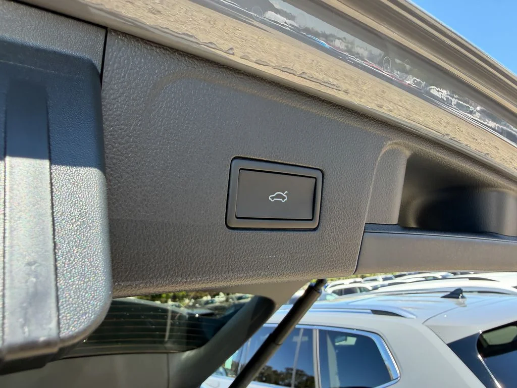 New 2026 Pure Gray Volkswagen 2.0T SE w/Technology image 29
