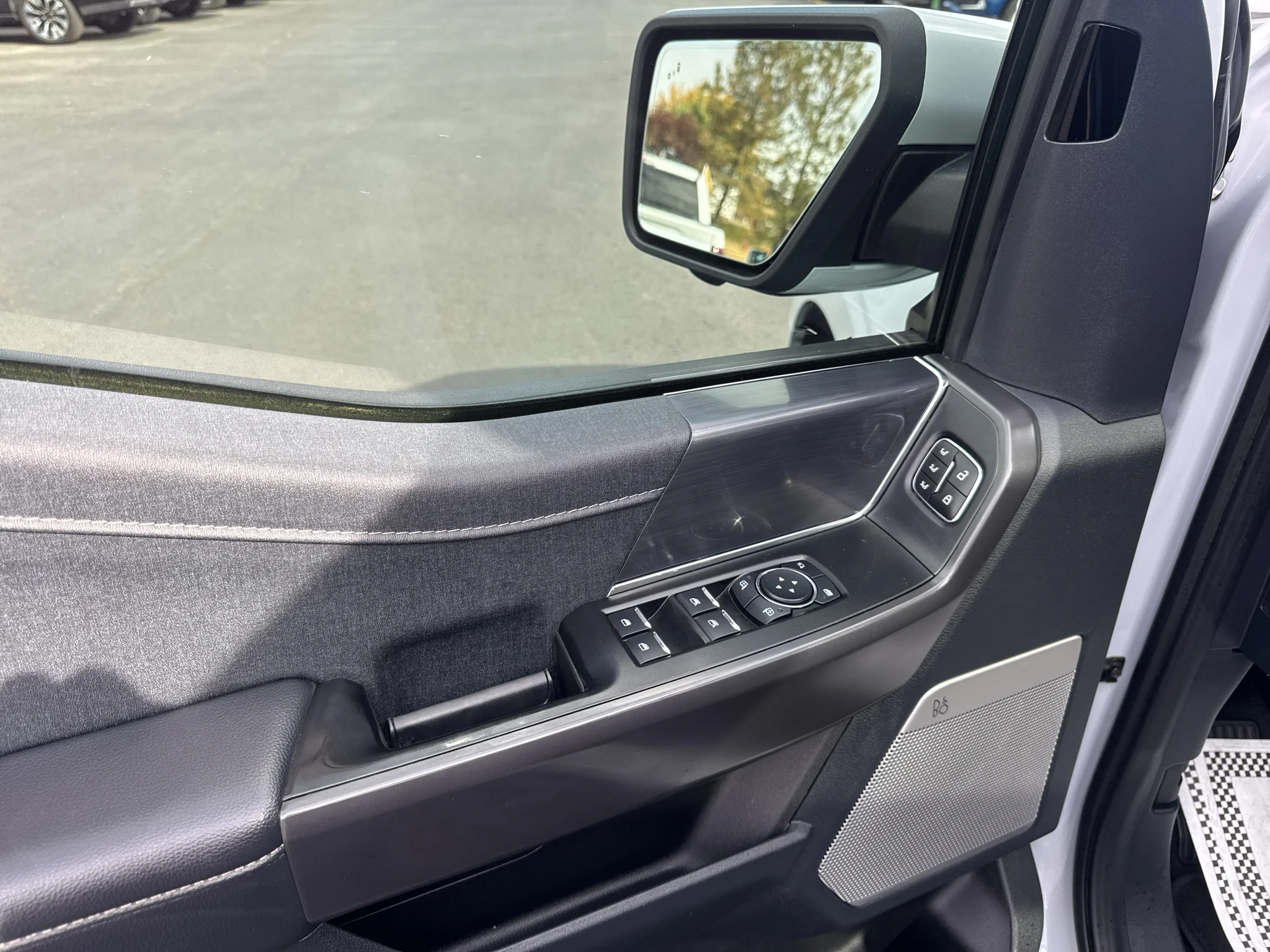 Certified Used 2025 Space White Metallic Ford LARIAT image 16