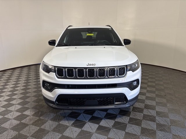 Used 2024 Jeep Compass Latitude with VIN 3C4NJDBN2RT606709 for sale in Shakopee, Minnesota