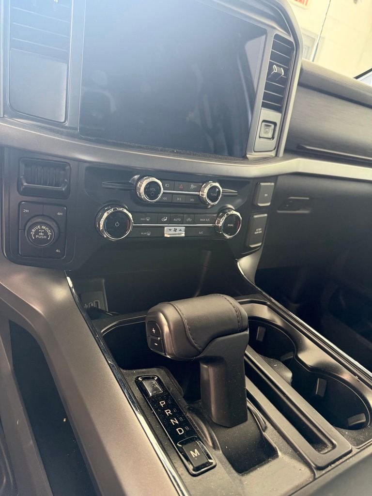 Used 2025 Oxford White Ford XLT image 10