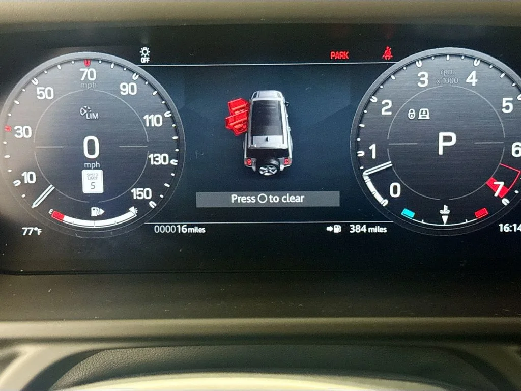 New 2026 Carpathian Grey Land Rover X-Dynamic SE image 12