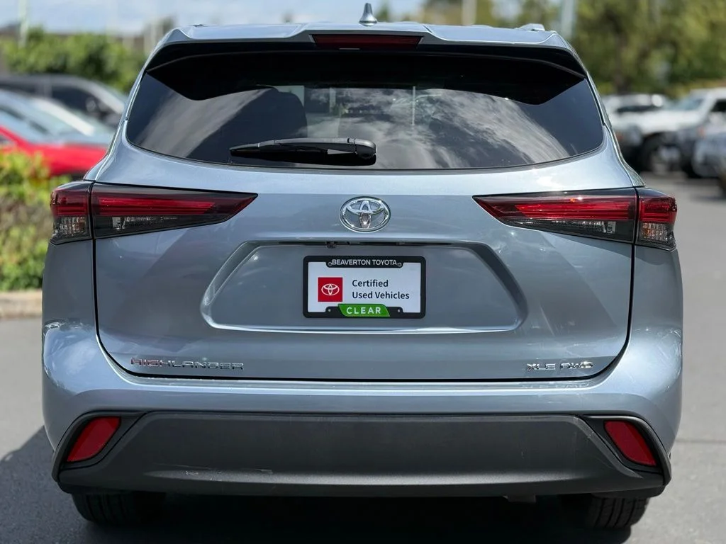 Certified Used 2024  Toyota XLE image 4