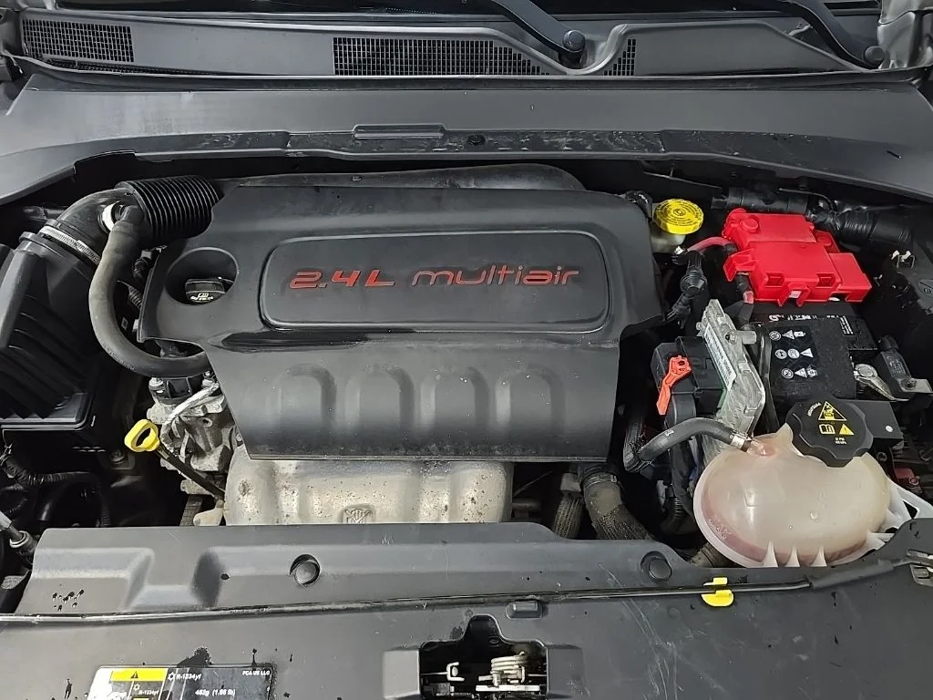 Used 2019 Gray Jeep Latitude image 12