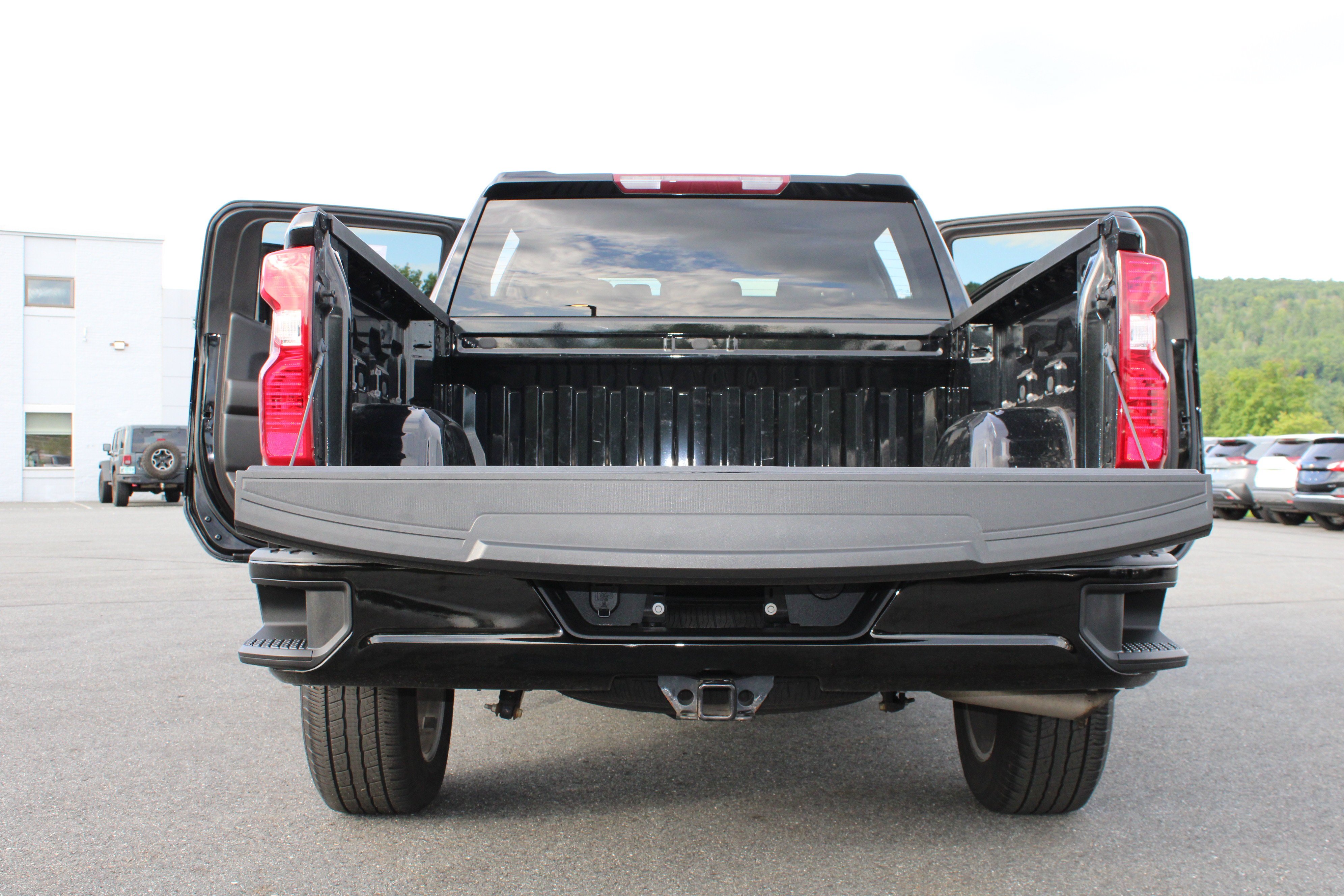 Used 2023 Black Chevrolet Custom image 21