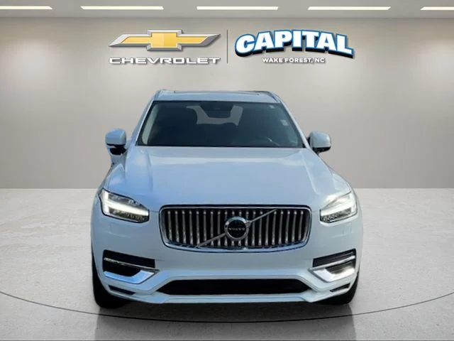 Used 2022 White Volvo T8 Inscription 7 Passenger image 8
