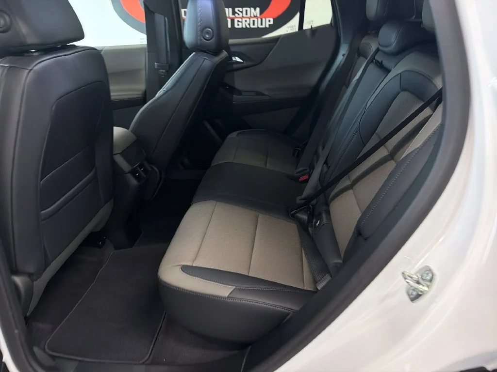 New 2027 Summit White Chevrolet LT image 12
