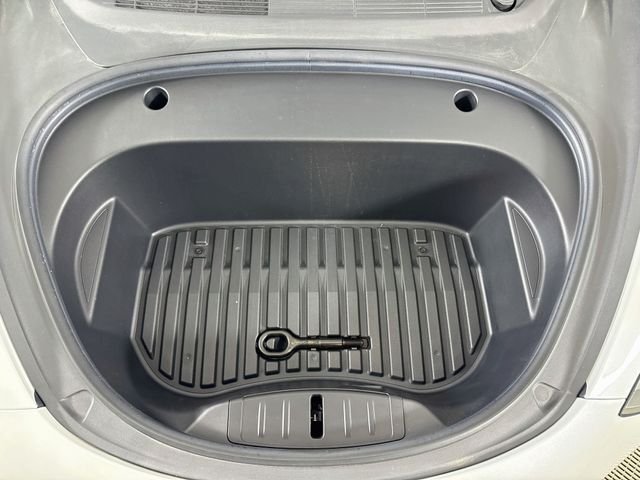 Used 2023 White Tesla Base image 29
