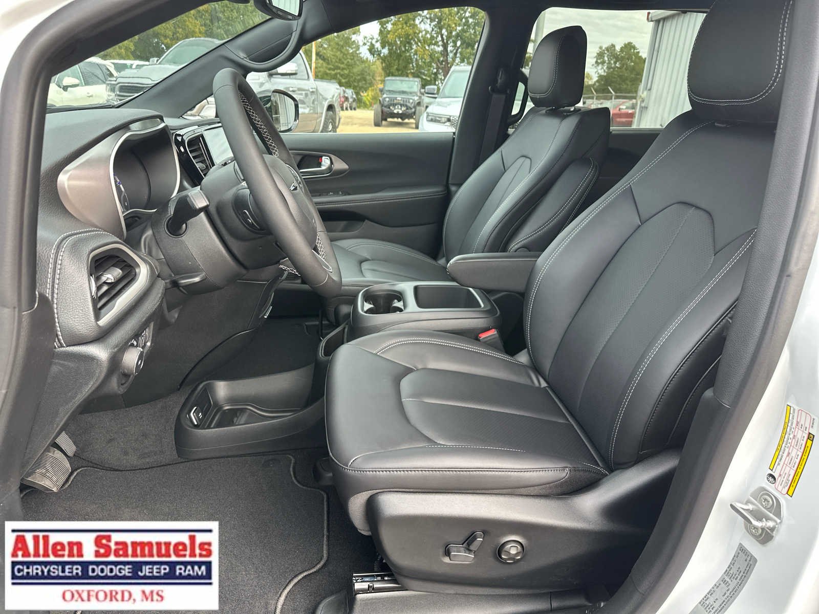 2026 Chrysler Pacifica Select - Photo 9