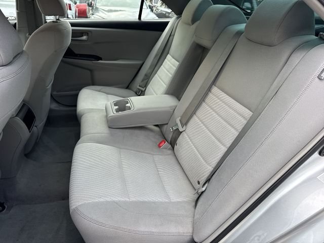 Used 2016 Silver Toyota LE image 22