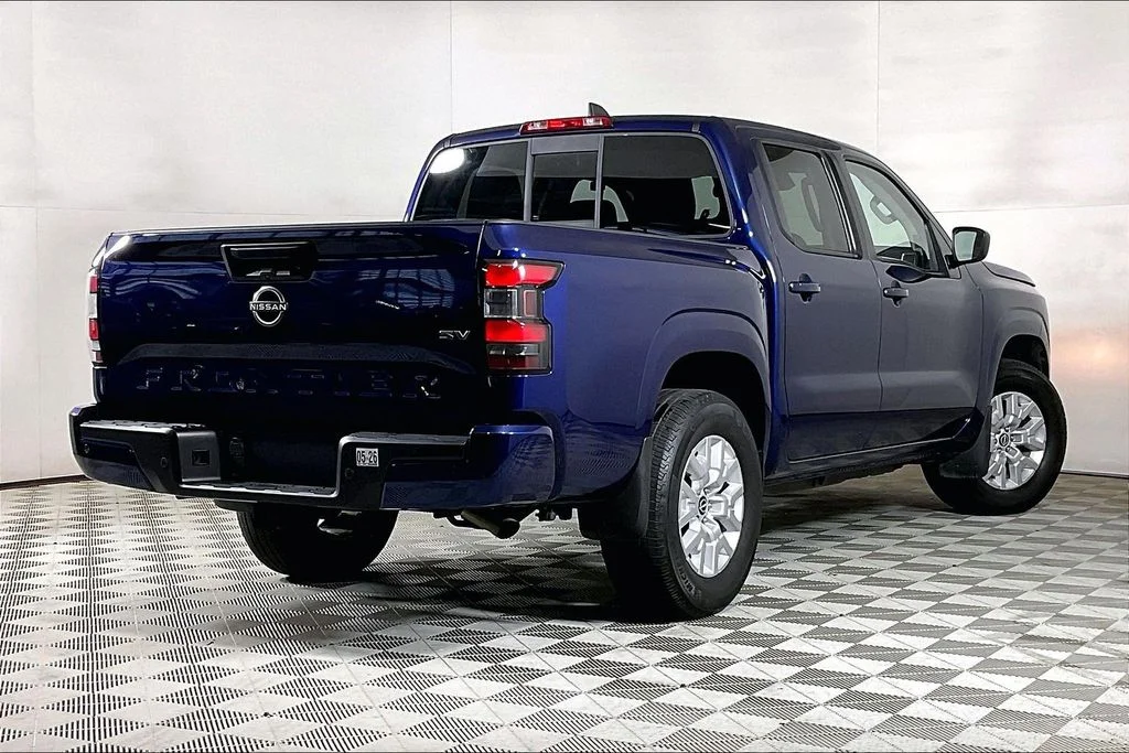 Used 2022 Blue Nissan SV image 10