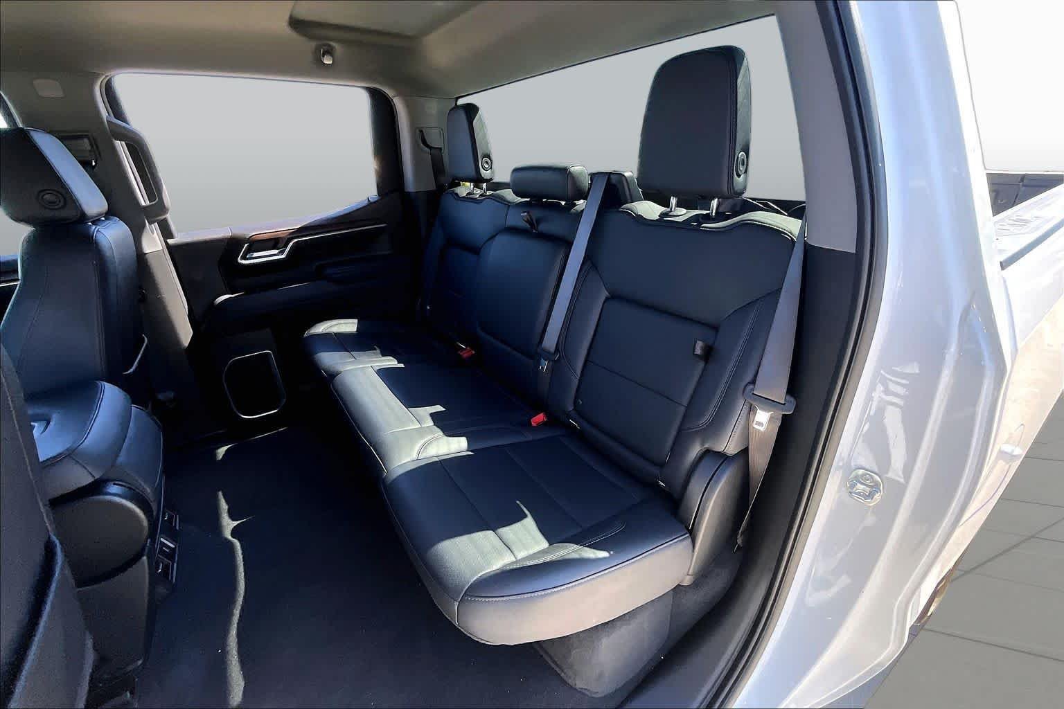 Used 2026 Summit White GMC SLT image 21