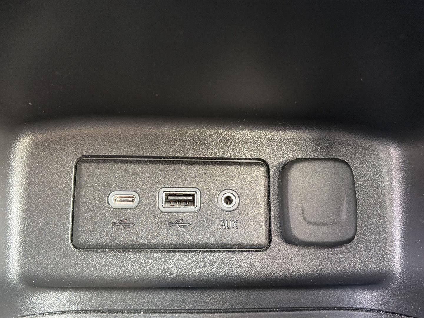 Used 2024 Lakeshore Blue Metallic Chevrolet LT image 20