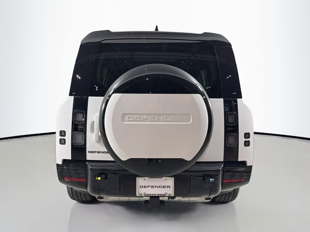 New 2026 Fuji White Land Rover X-Dynamic SE image 6