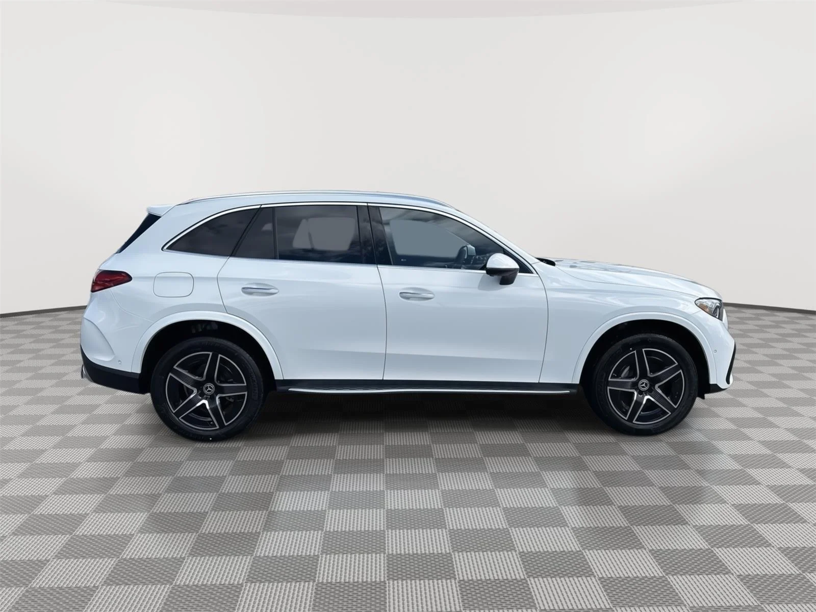 New 2026 Polar White Mercedes-Benz GLC 300 image 3
