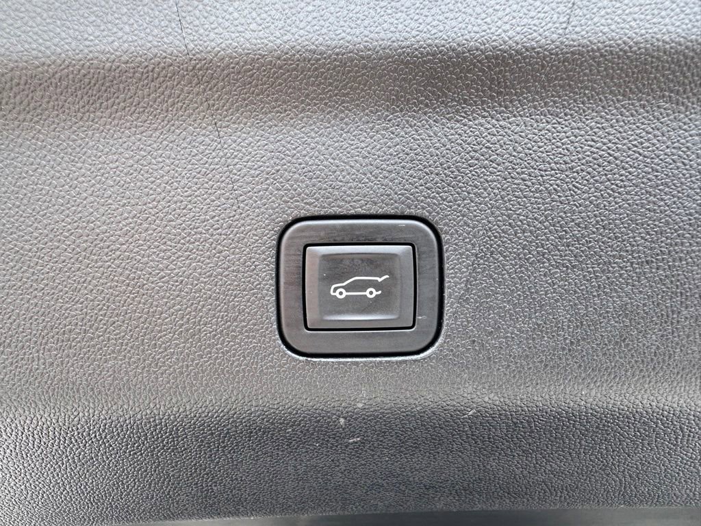 Certified Used 2025 Summit White GMC AT4 image 44
