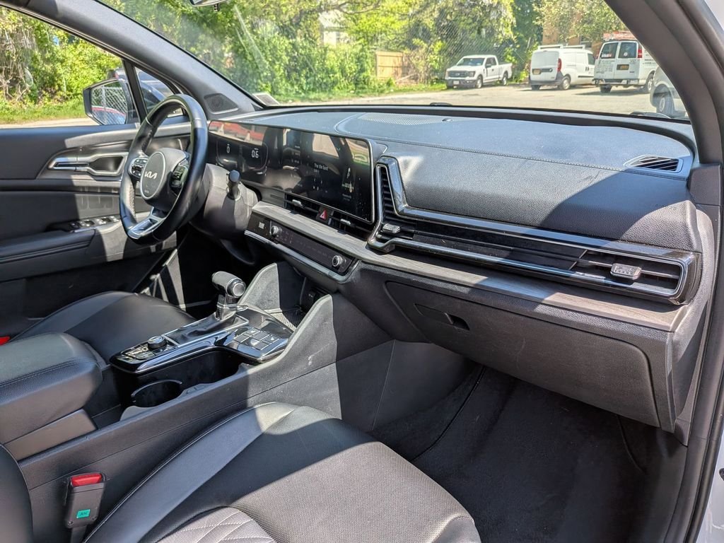 Used 2023 White Kia X-Line image 24