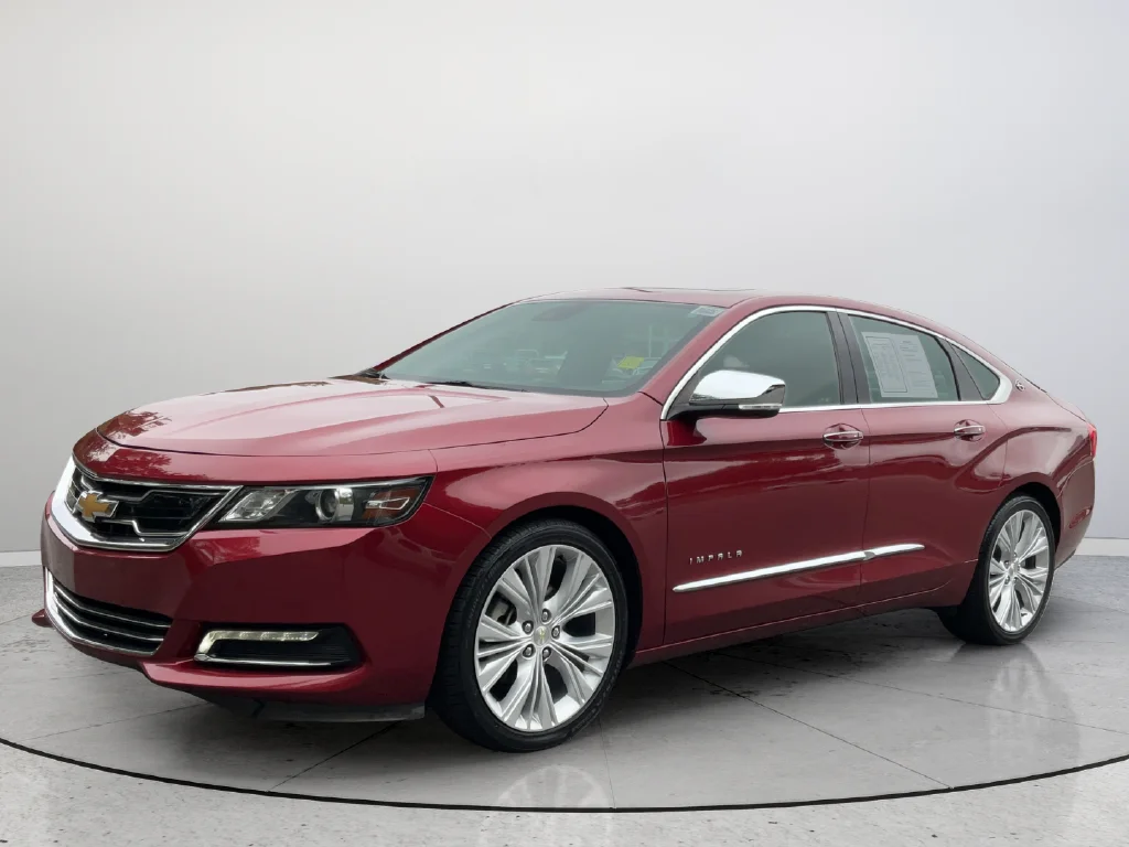 Used 2018 Red Chevrolet Premier image 4